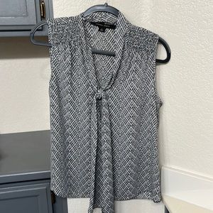 Black and White pattern sleeveless blouse